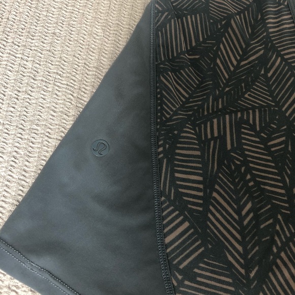 Lululemon tank top - Picture 3 of 4